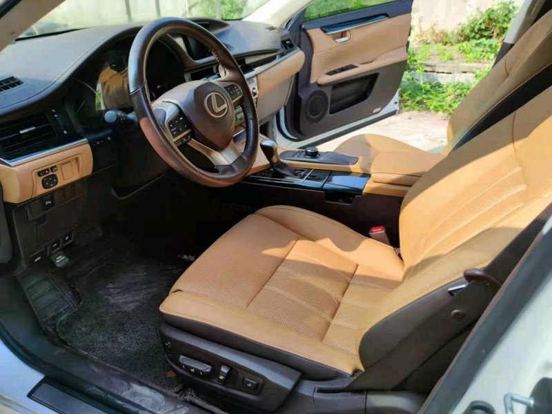 北京18年雷克萨斯ES3