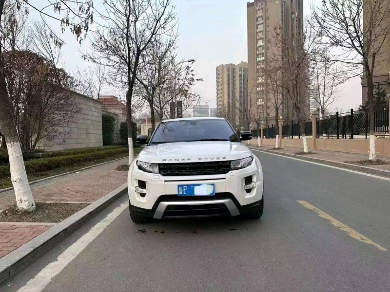 青岛12年路虎极光1