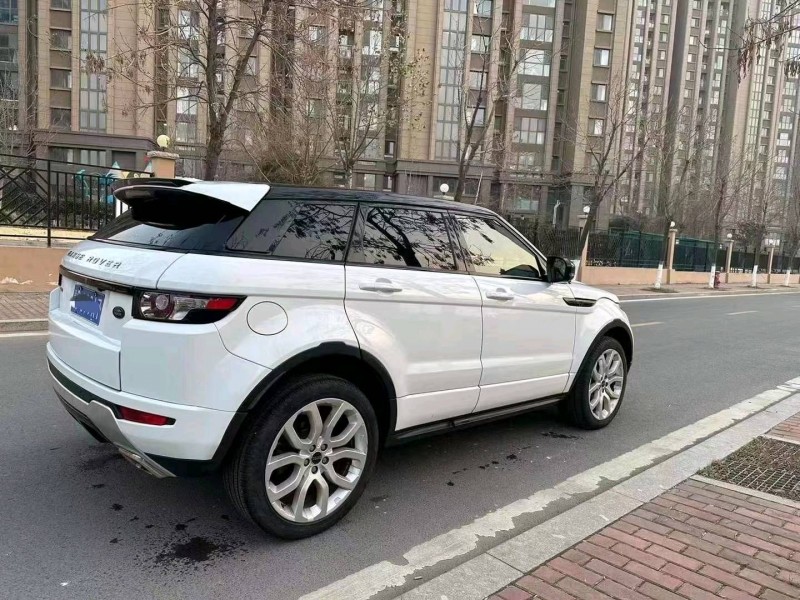 青岛12年路虎极光8