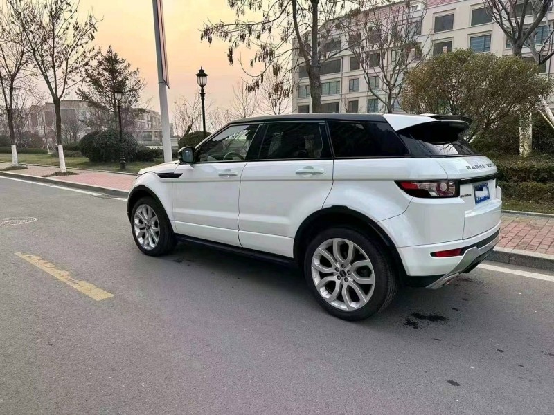 青岛12年路虎极光7