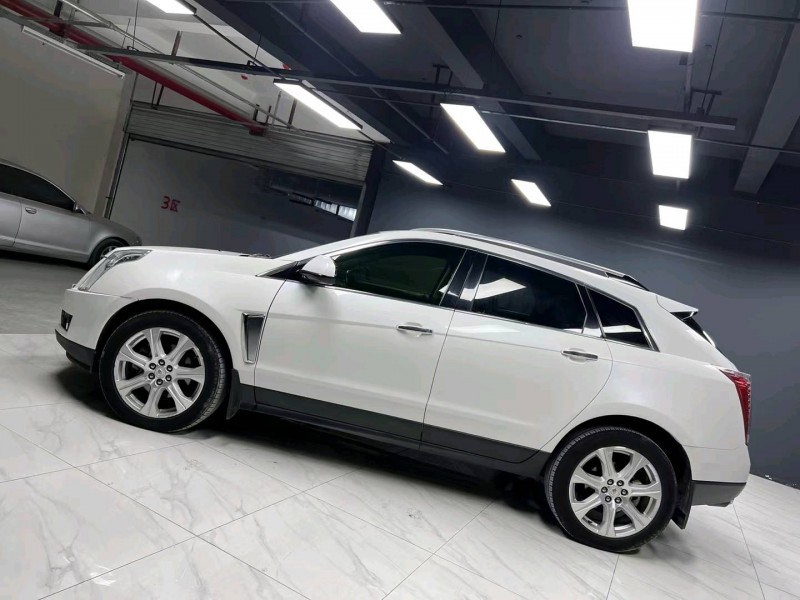 成都15年凯迪拉克SRX3