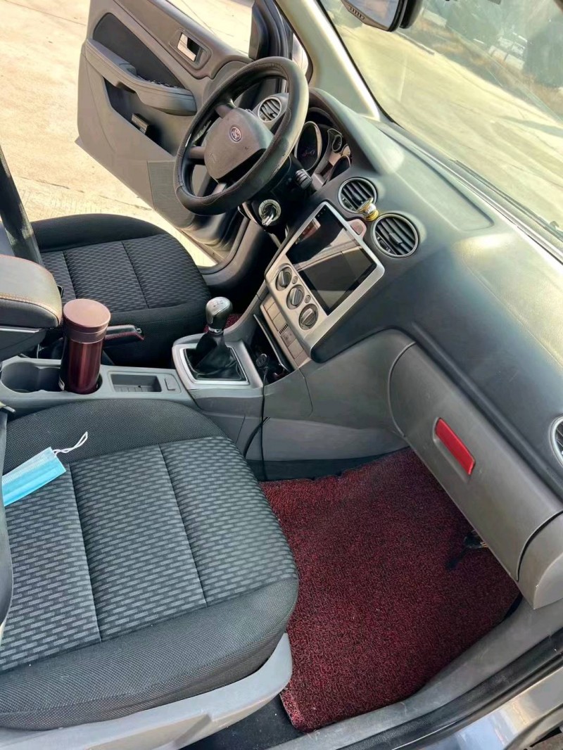 济宁12年福特福克斯8