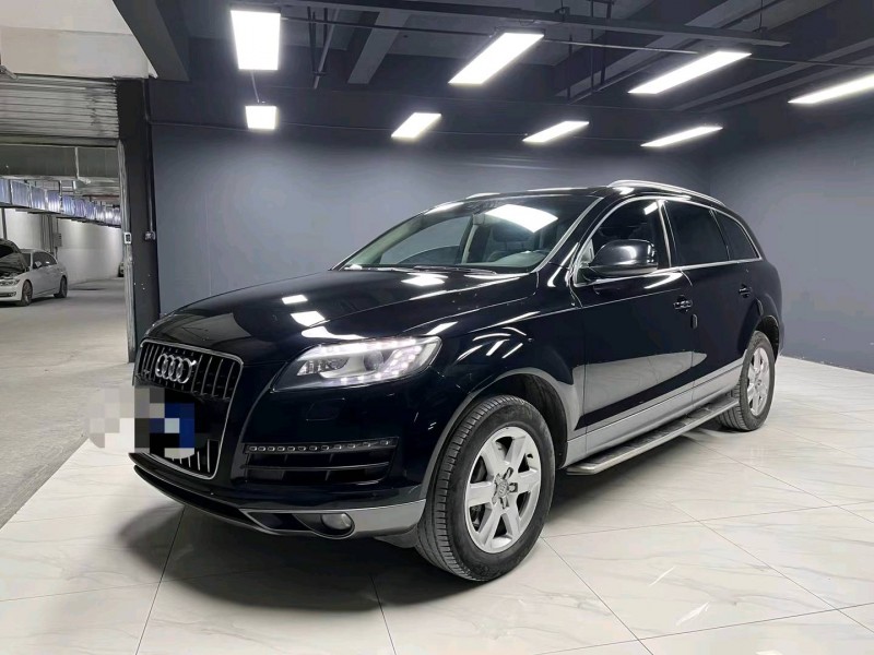 成都15年奥迪Q78