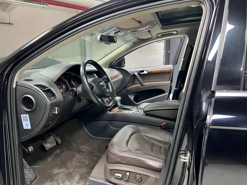 成都15年奥迪Q75