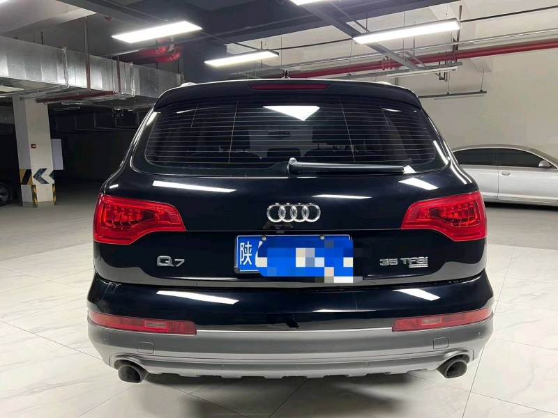 成都15年奥迪Q74