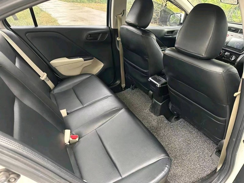 广州16年本田锋范4