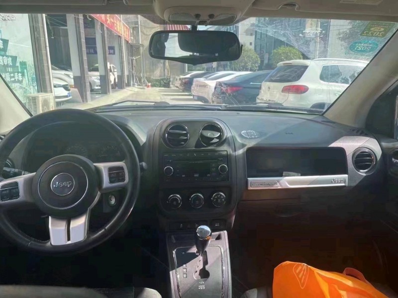 邯郸16年Jeep指南者6