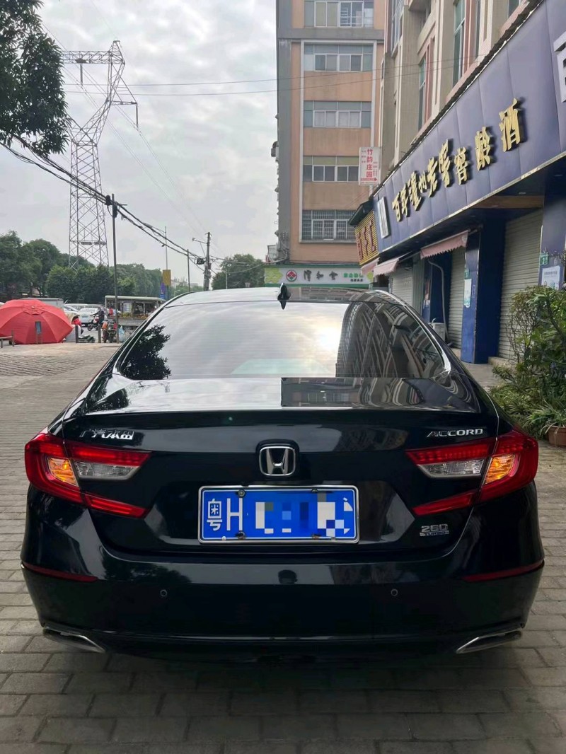 珠海18年本田雅阁7