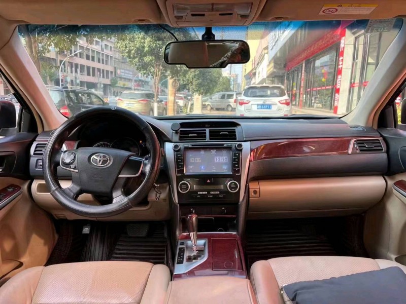 邯郸14年丰田凯美瑞3