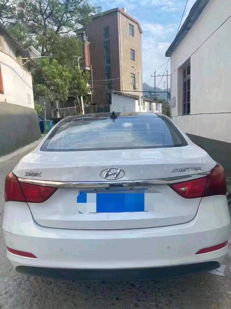 邯郸16年现代名图2