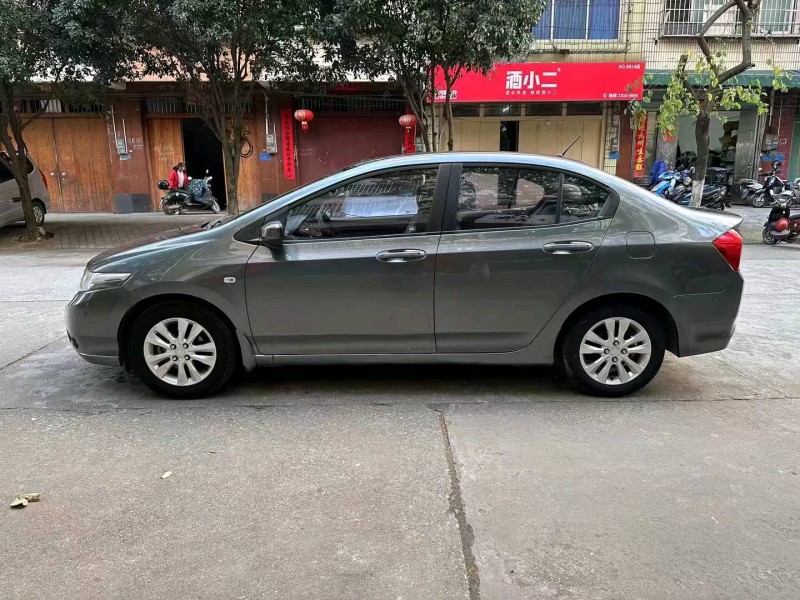 邢台14年本田锋范2