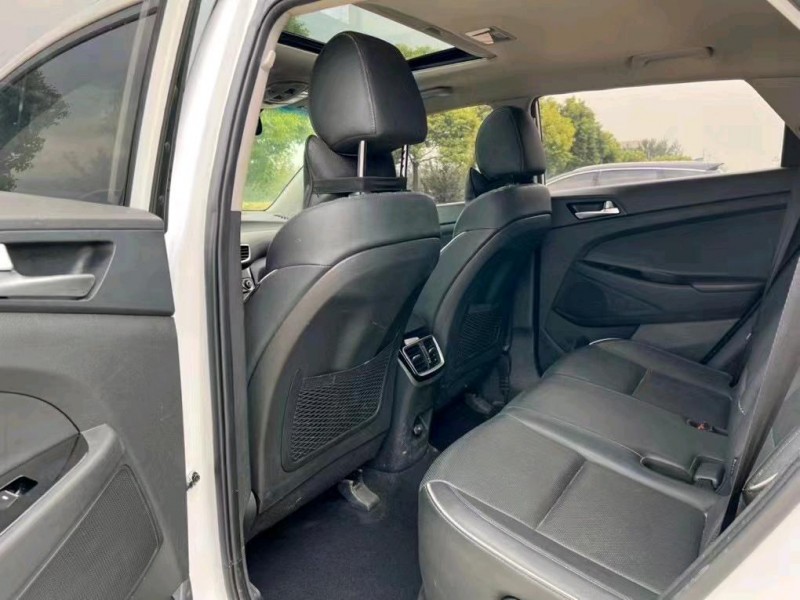 邯郸19年现代途胜8