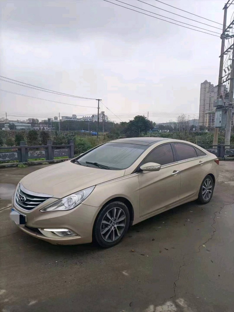 邯郸13年现代索纳塔八2