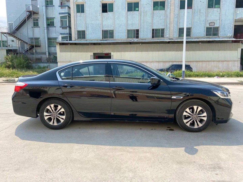 东莞16年本田雅阁7