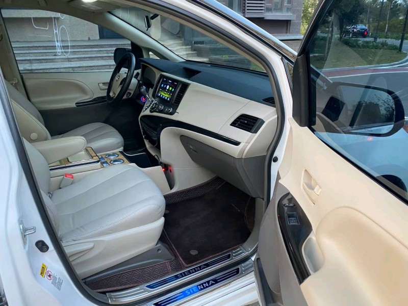 廊坊12年丰田塞纳7