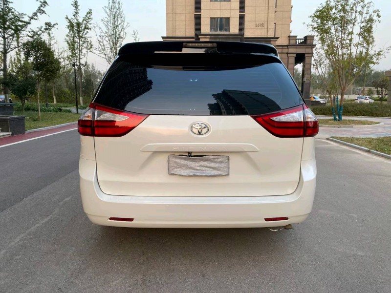 廊坊12年丰田塞纳8