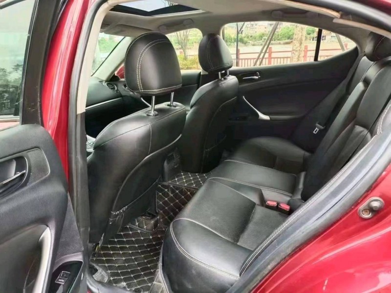 三明11年雷克萨斯IS9