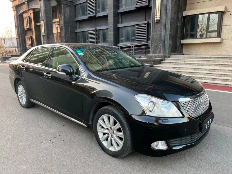 廊坊12年丰田皇冠3