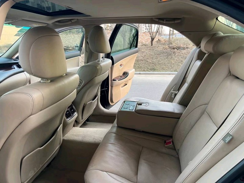 廊坊12年丰田皇冠5