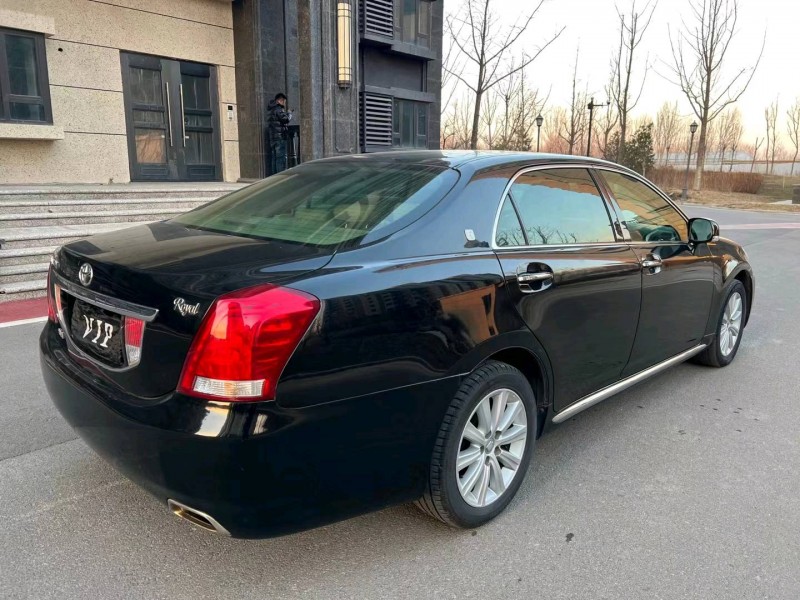 廊坊12年丰田皇冠7