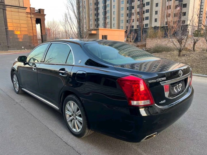 廊坊12年丰田皇冠8