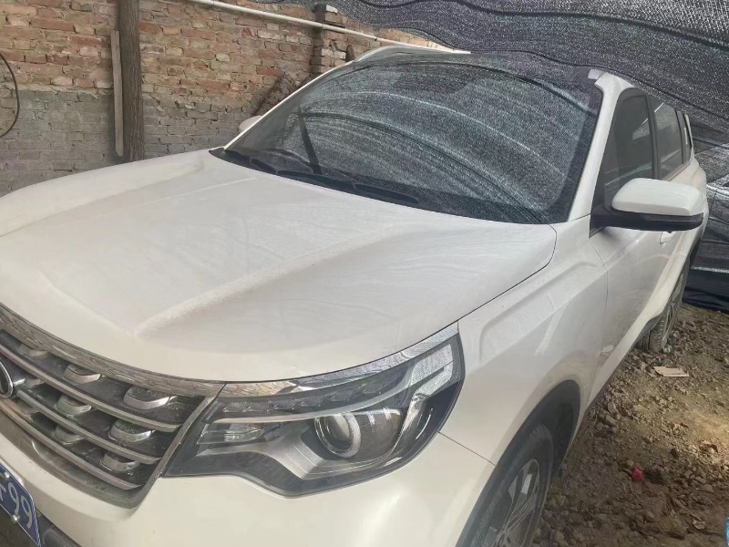 保定21年起亚智跑1