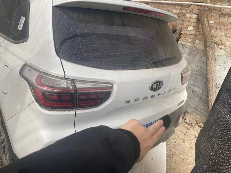 保定21年起亚智跑3