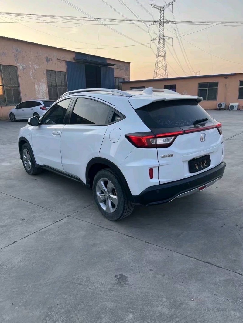 济宁18年本田XRV8