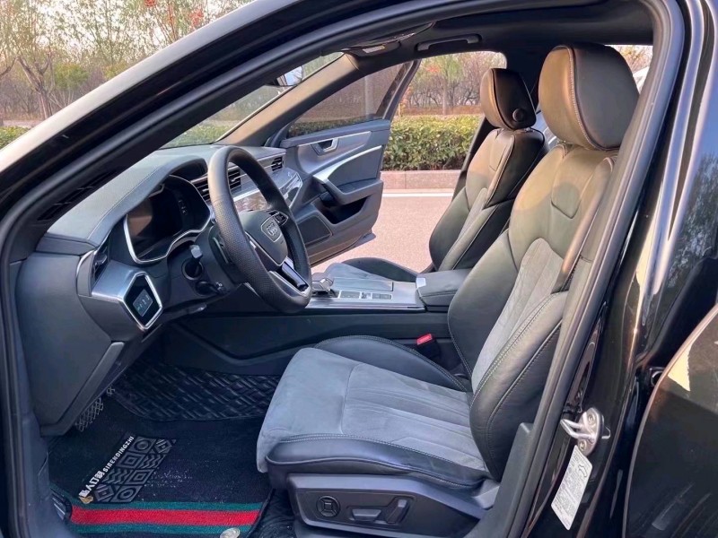 北京21年奥迪A6L4