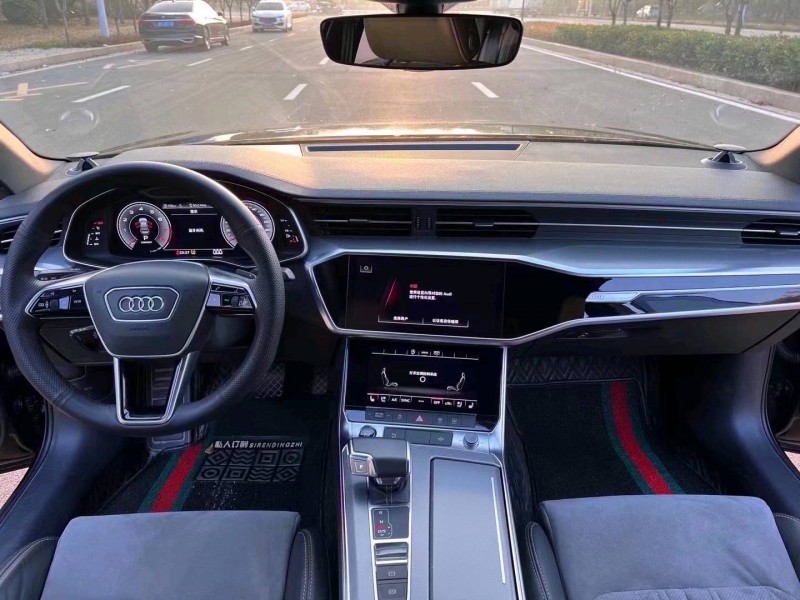 北京21年奥迪A6L8