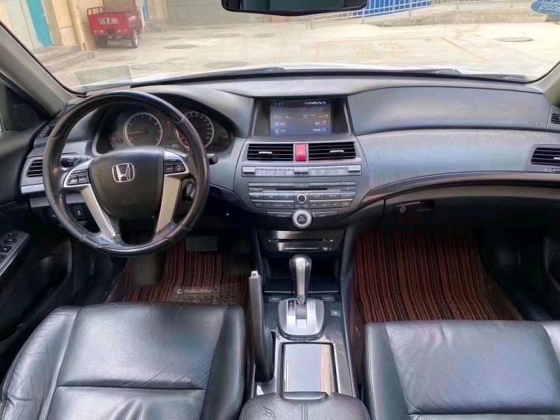 保定13年本田雅阁5