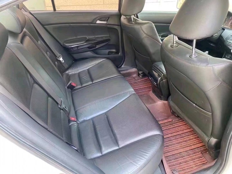 保定13年本田雅阁4