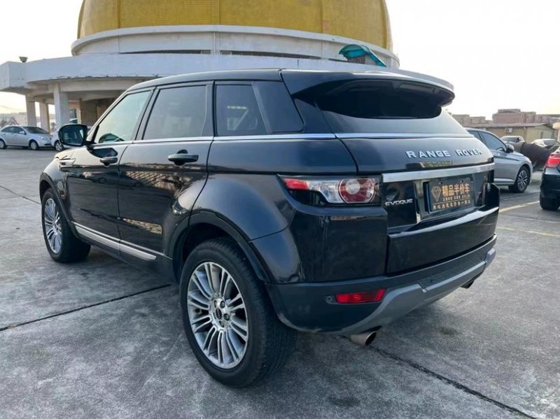 东莞12年路虎极光3