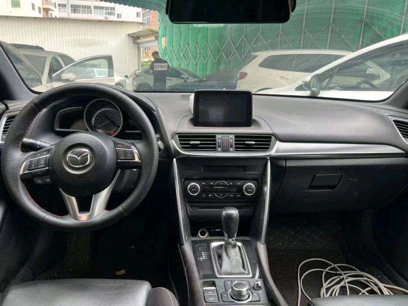 三明17年马自达CX-47