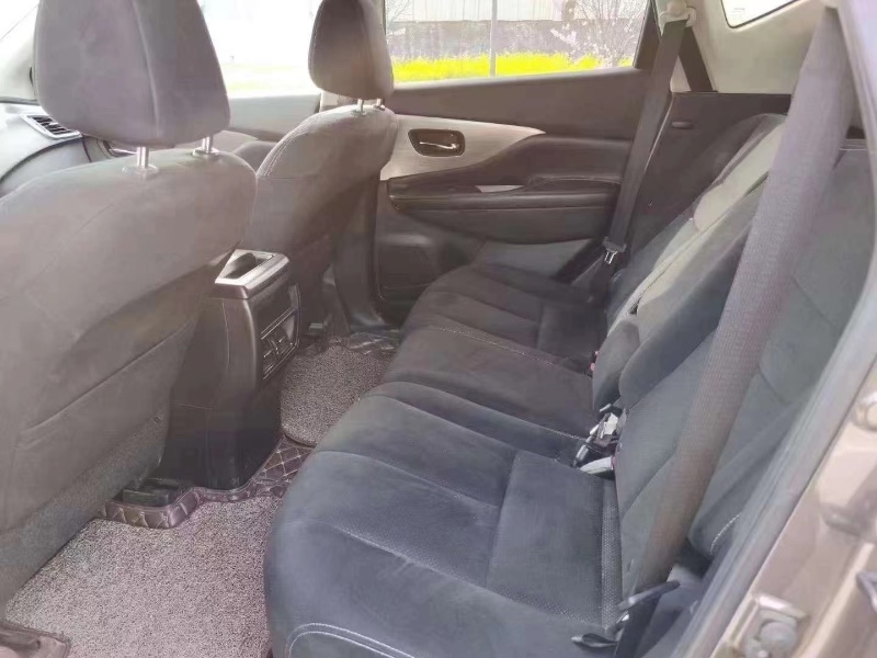 北京17年日产楼兰9