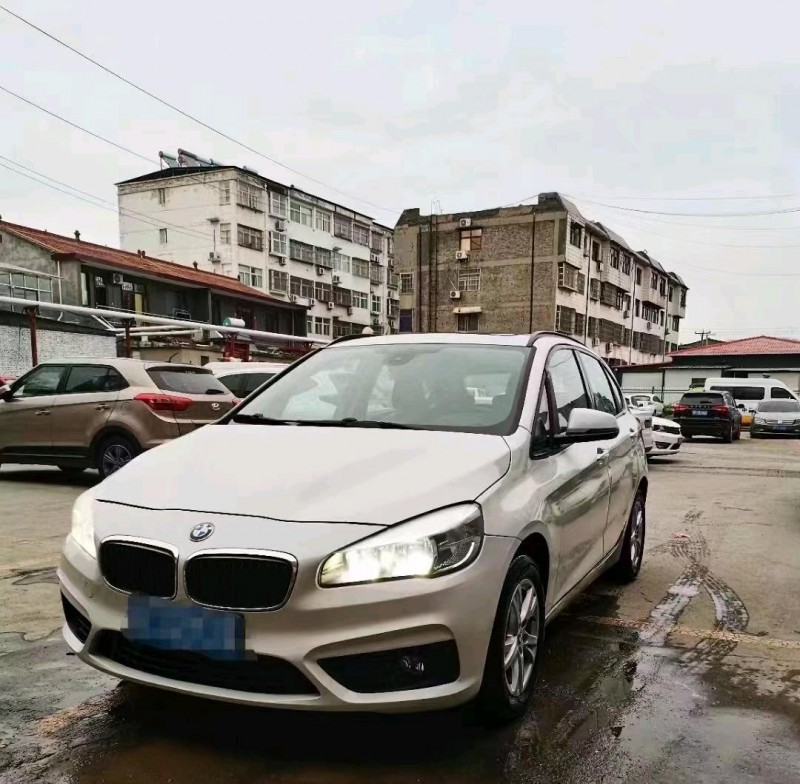 济宁16年宝马2系3