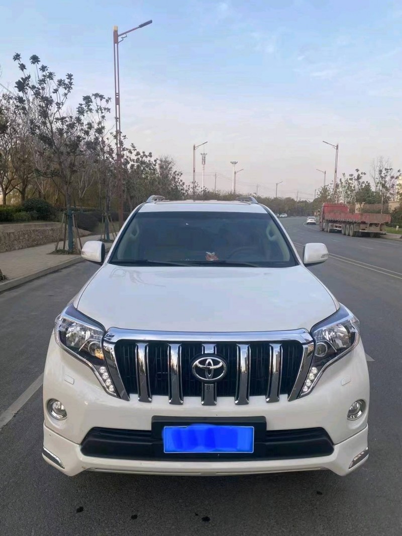 淮南16年丰田普拉多9