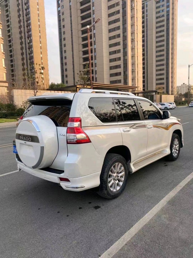 淮南16年丰田普拉多3