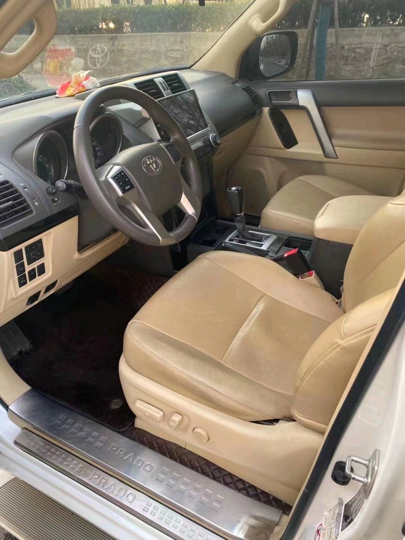 淮南16年丰田普拉多2