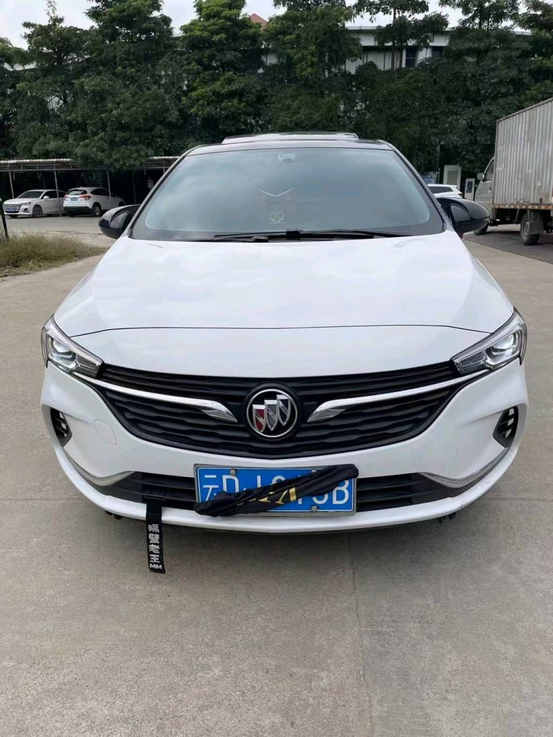 广州22年别克威朗1