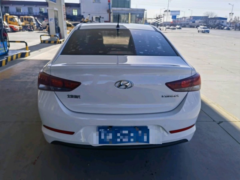 保定17年现代瑞纳8