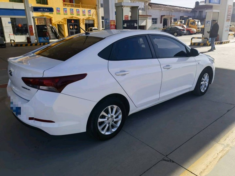 保定17年现代瑞纳7