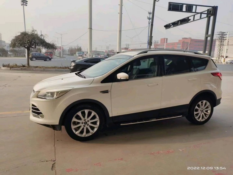 保定15年福特翼虎2