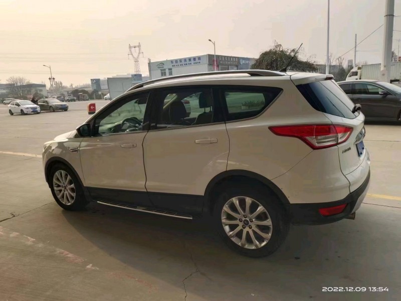 保定15年福特翼虎5