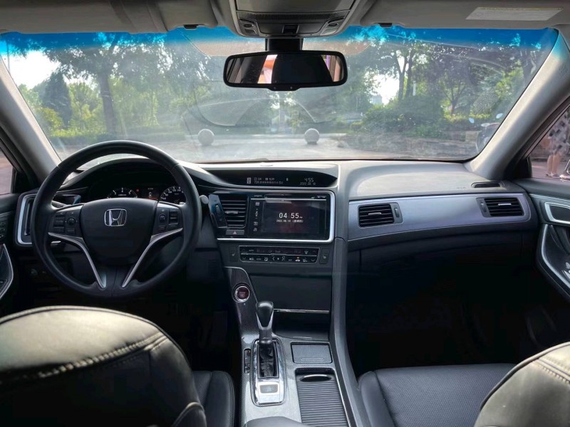 青岛16年本田思铂睿4