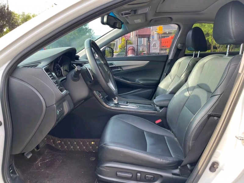 青岛16年本田思铂睿6