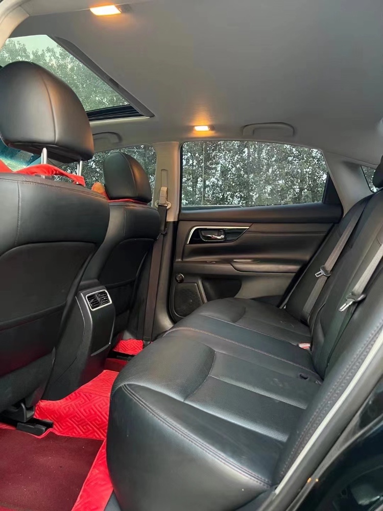 北京17年日产天籁8