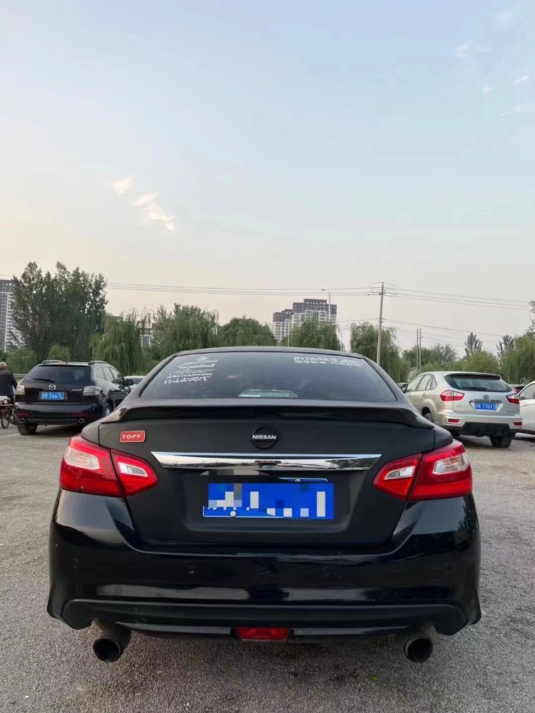 北京17年日产天籁9