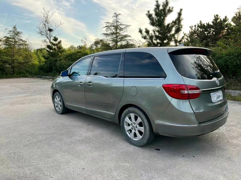 青岛15年别克GL89