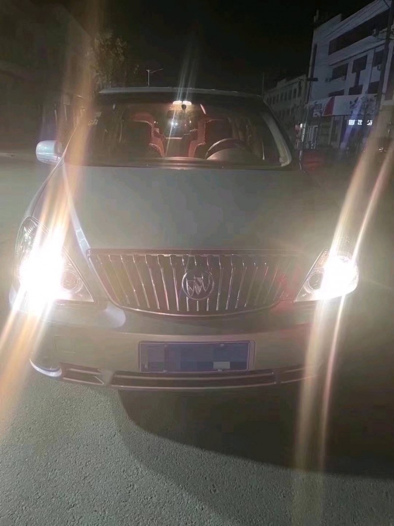 济宁13年别克GL81